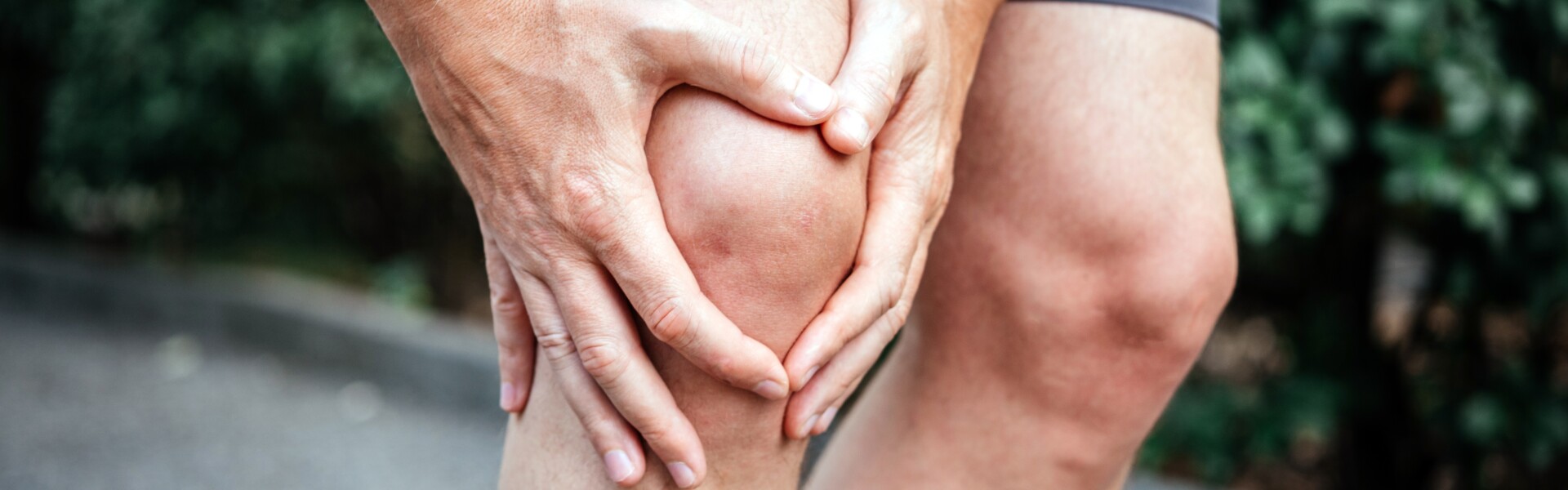 Physiotherapist assessing a meniscus tear at The Health Hub, Haywards Heath